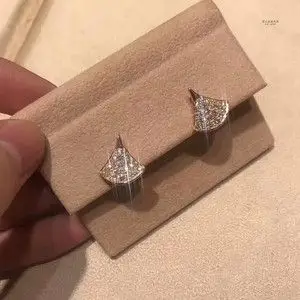 小扇子耳环宝格丽