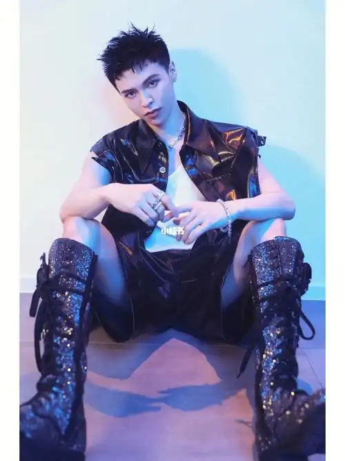 王南钧78zikyochen兹恐2022ss