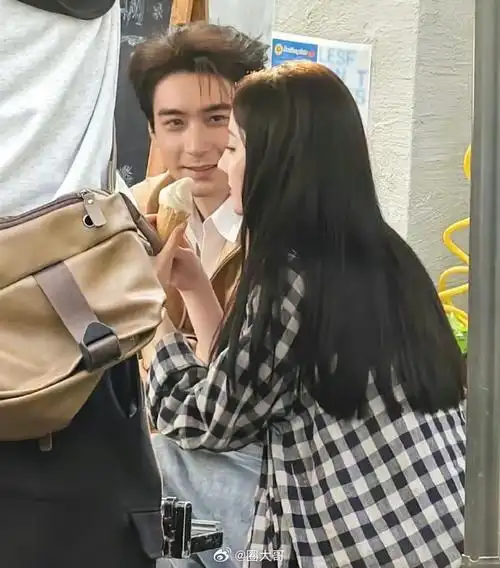 陈星旭看迪丽热巴时的眼神##陈星旭看迪丽热巴眼神拉丝