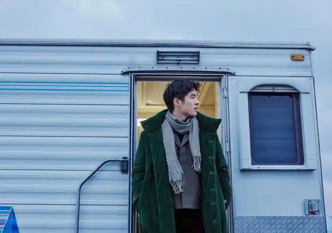 刘昊然 「少年冰语」冰岛写真