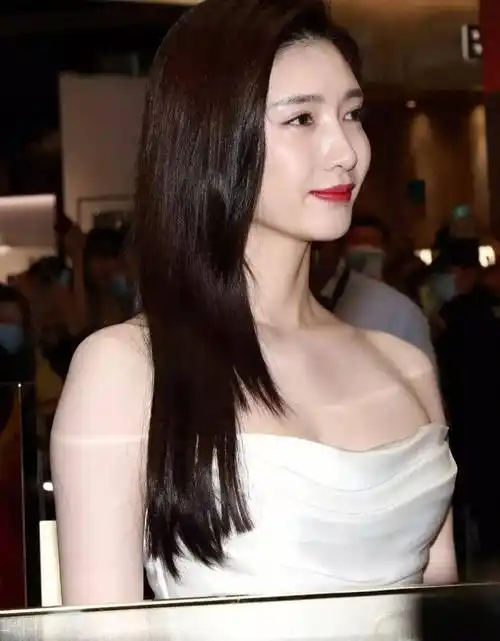 江疏影上热搜,被曝为已婚富豪生下儿子,曾海南与富商约会_什么_关系