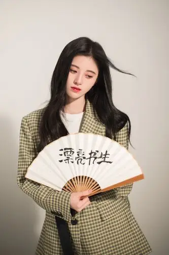 八月封面人物|鞠婧祎:夏梦悠长