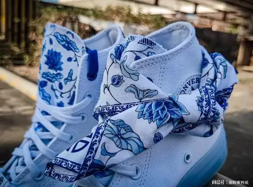 张艺兴xconversechucktaylor瓷青花