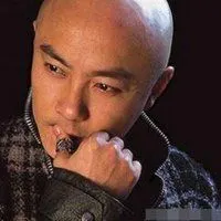 张卫健光头照片头像_微信头像图片大全