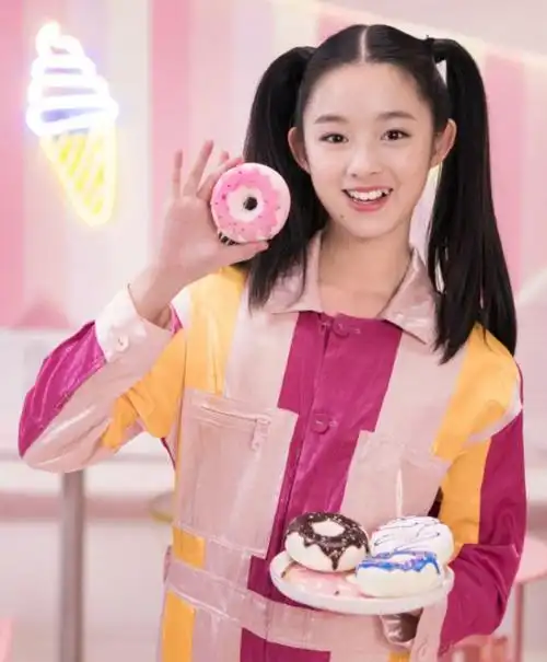 杨幂旗下13岁童星高颜值如翻版赵丽颖难道是杨紫的接班人