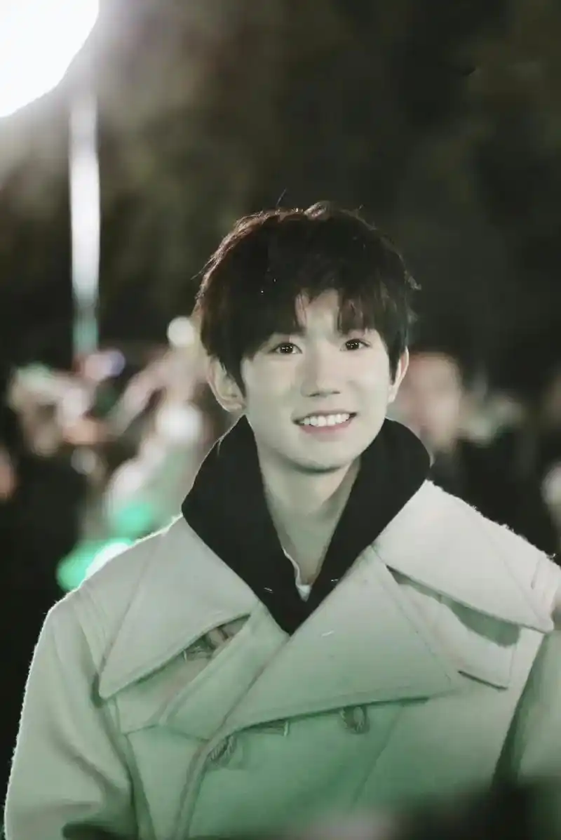 笑起来甜甜的源儿哥#一眼沦陷 #王源笑容杀 #治愈系笑容 # - 抖音