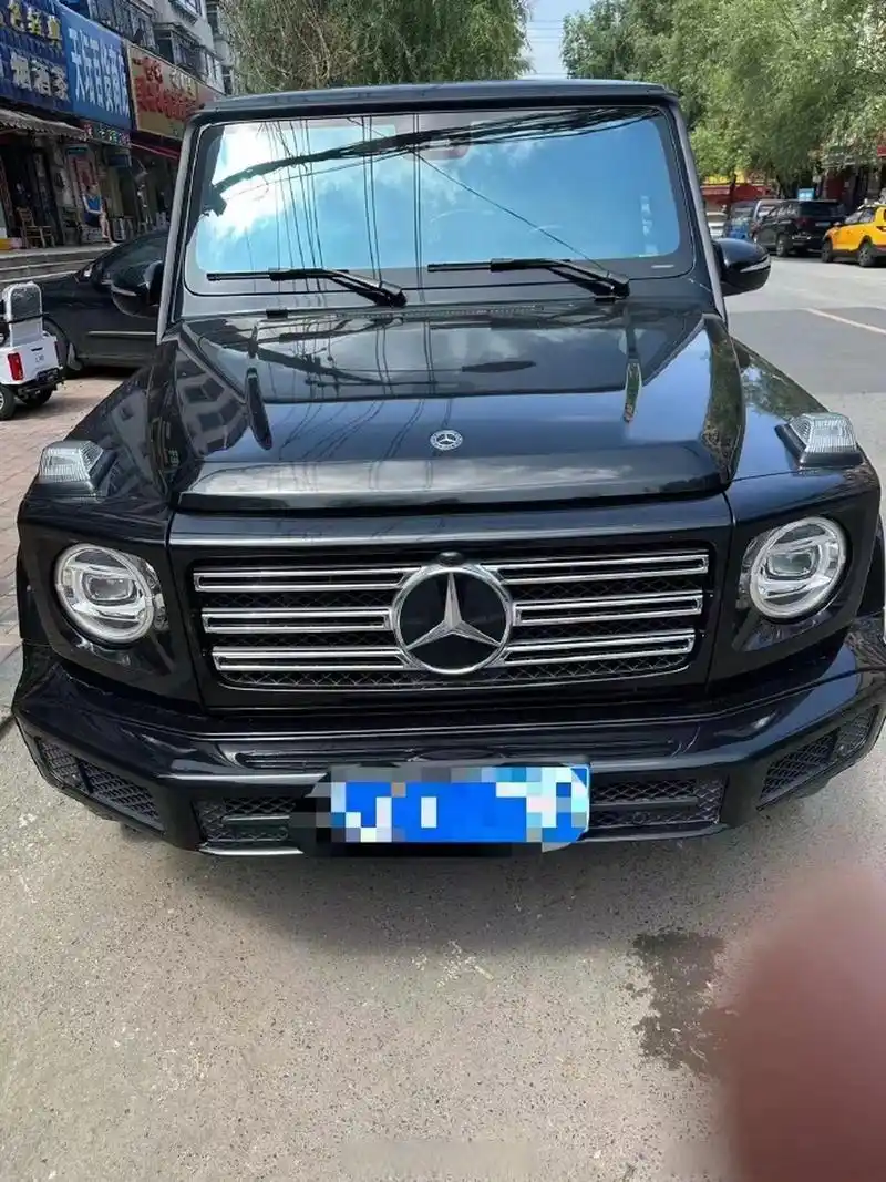 【男子花200万在奔驰4s店买大g新车  结果竟是重大