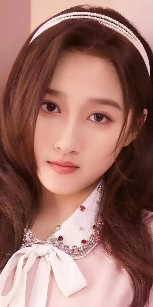 青春靓丽甜美可爱的关晓彤清纯可人