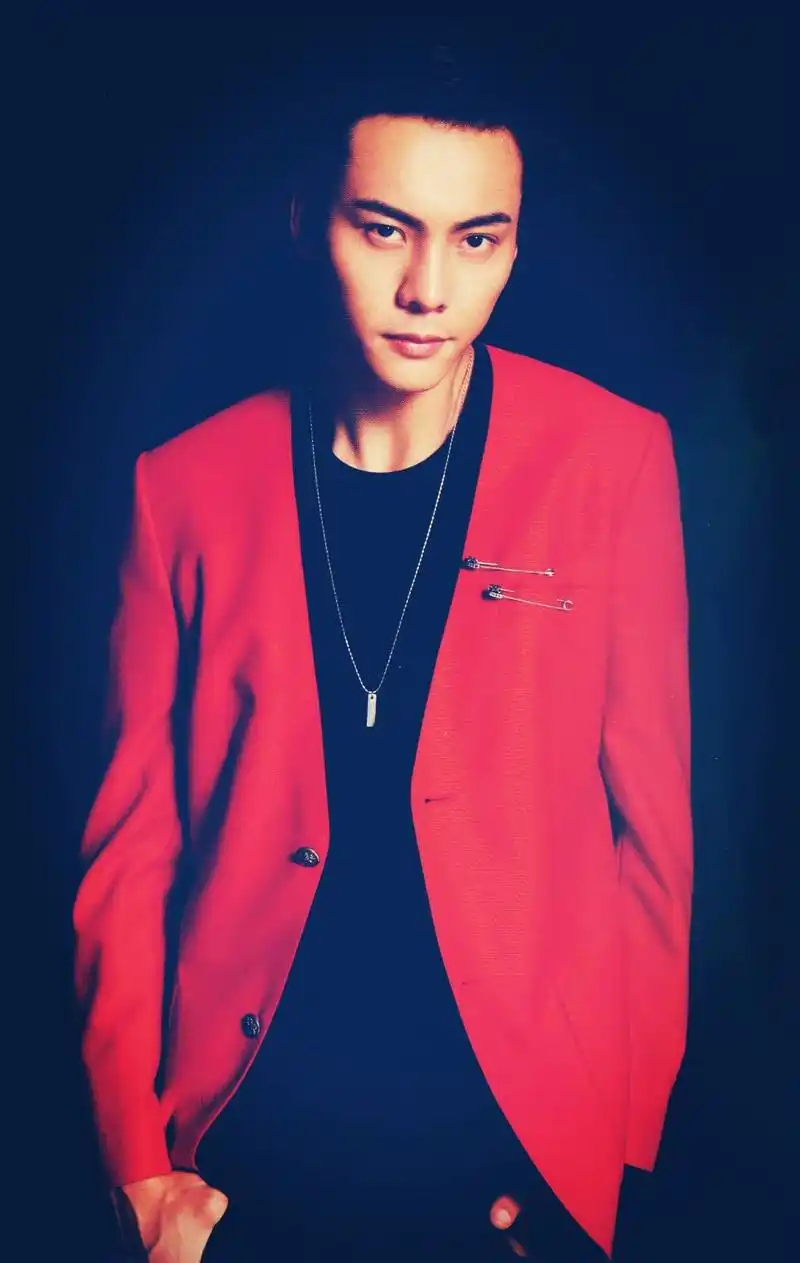 陈伟霆《芒果画报》