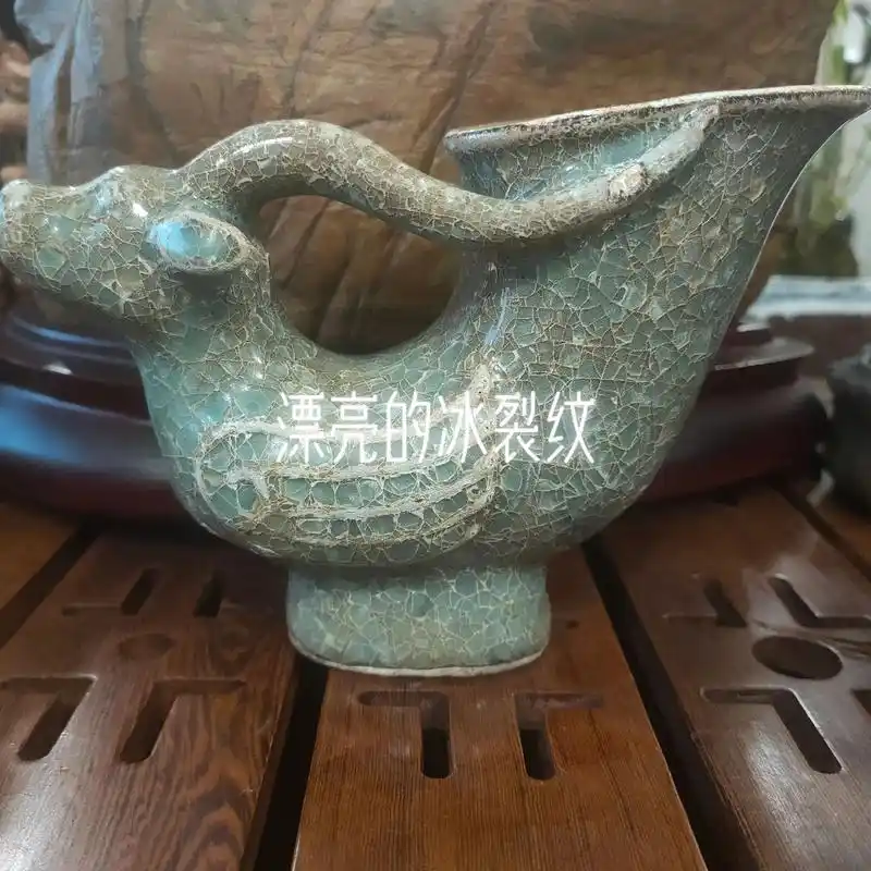 漂亮的冰裂纹.#宋代官窑#冰裂纹#青瓷#兽首杯#高古瓷 - 抖音