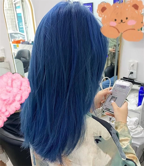 超级无敌显白发色 最新流行染"鸢尾蓝"_染发发型 - 美发站