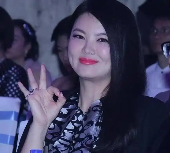 年轻时倾国倾城,老了却胖成"土肥圆",这5位发福的女星真可惜_王茜华