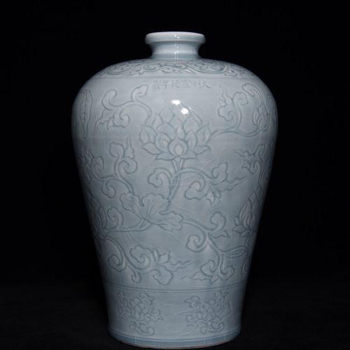 收藏真品包老保真老瓷器宋瓷 宣德天青釉刻花缠枝花卉纹梅瓶