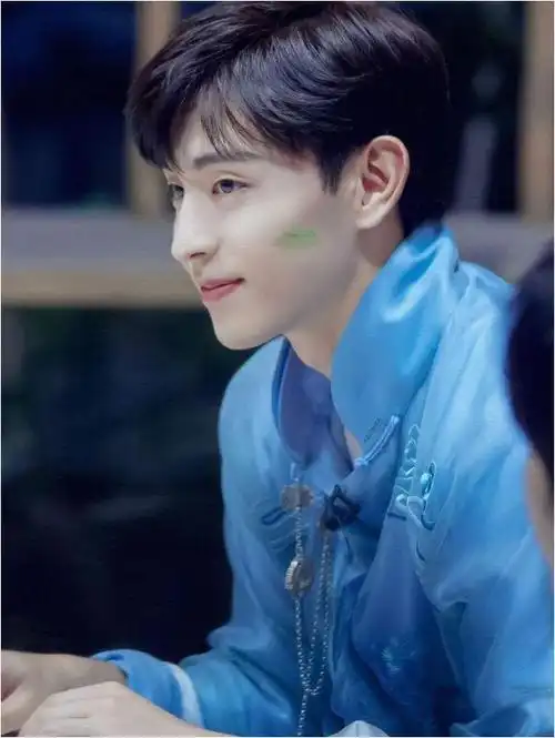 退网1年后再看邓伦如今的窘境真是可恨又可悲