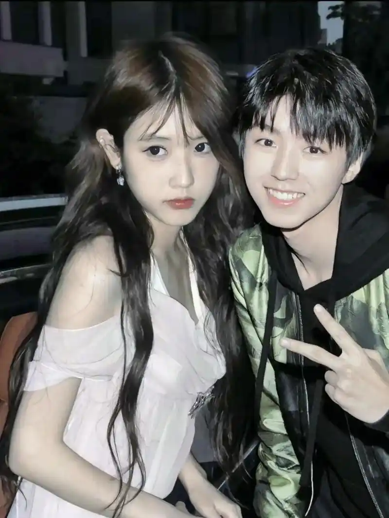 已经学会了.#王俊凯 #合照 #p图 - 抖音