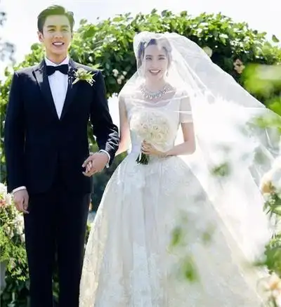 唐艺昕婚纱照片