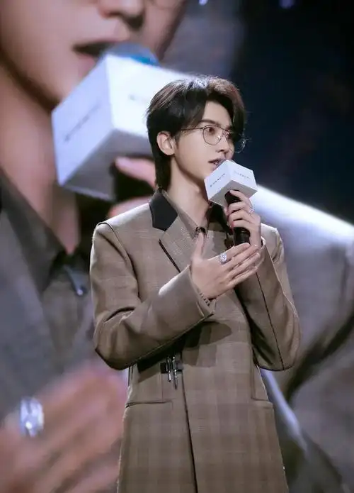 2021年的5月20日,蔡徐坤先生在北京朝阳区的一家ktv中,经朋友介绍