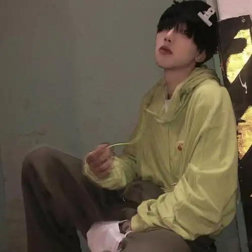 微信好看帅哥真人头像2020