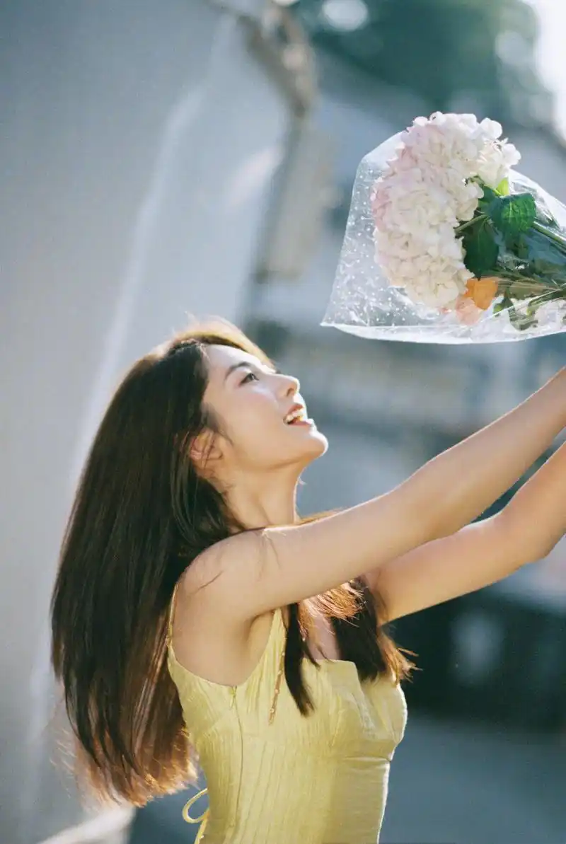 邢菲的秋日穿搭,如同恋爱的感觉,清新而美好.