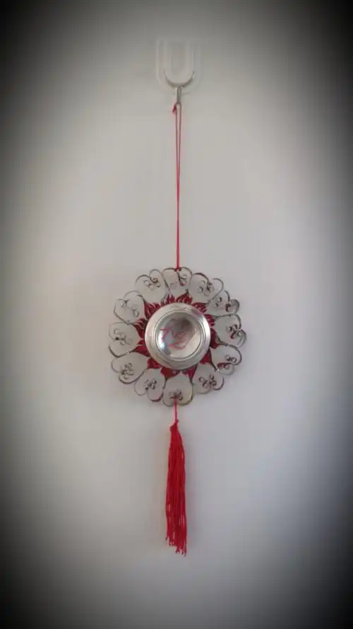 这个就更厉害了.用易拉罐做的噢.