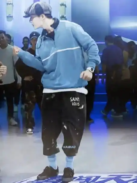 王一博##王一博跳街舞