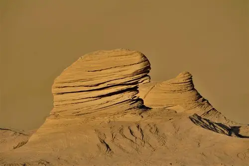 新疆无人区罗布泊(黎明:摄影作品二)