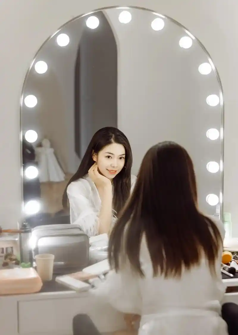 分享一下自己婚礼当天的美图～作为一个干了八年的化妆师,看了上 - 抖