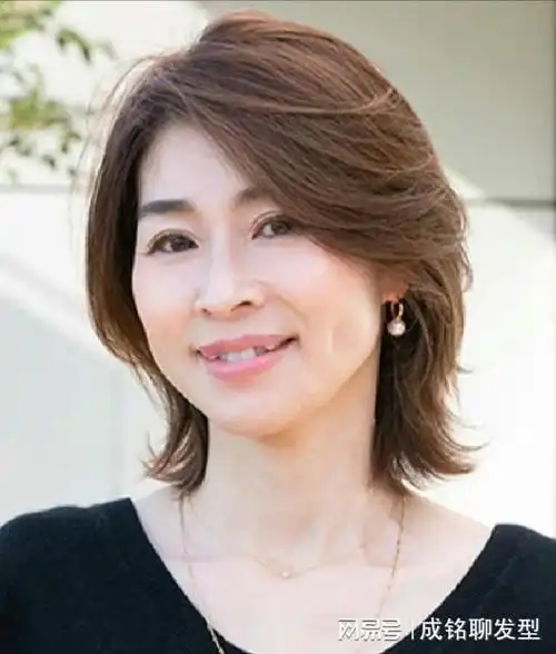 试试锁骨发或是短发,轻盈利落又减龄|发型|脸型|发尾|内扣|好身材