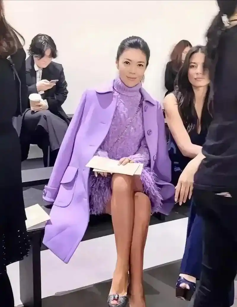 坐潘石屹大腿,逼唐嫣喝到胃出血,时尚女魔头曾经有多嚣张,如今就有多