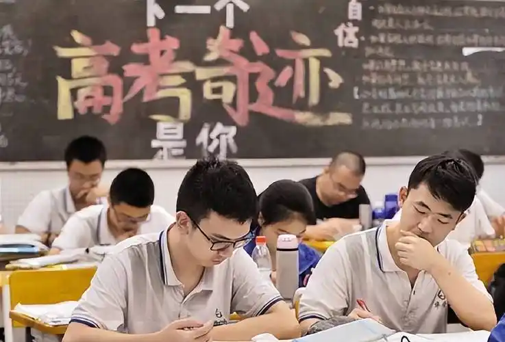 原创高考当天为啥不让穿校服是防作弊还是什么原因老师说出实话