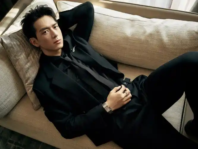 elle风尚大典##李现经典黑西装造型##elle风尚大典明星红毯