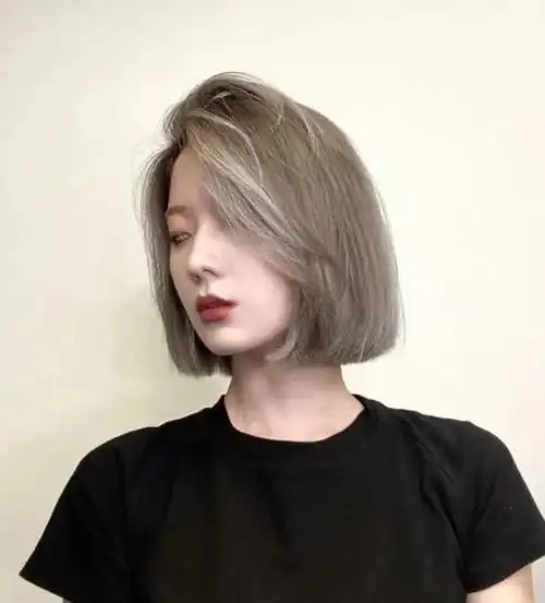 适合直发的一刀切短发 换上短直发又美又飒_直发发型 - 美发站