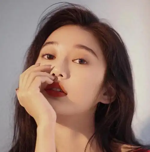 女生脸上有这6条线,属于天生丽质的 美人脸 ,中2条颜值就很高