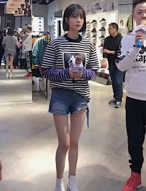 "腿精",看看抓拍下的无修图,"美腿女神"一看便知_关晓彤_锻炼_杨紫