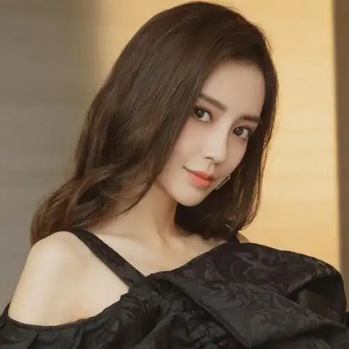 月28日出生地区:上海市(一说为香港)[223][235]介绍:angelababy(杨颖)