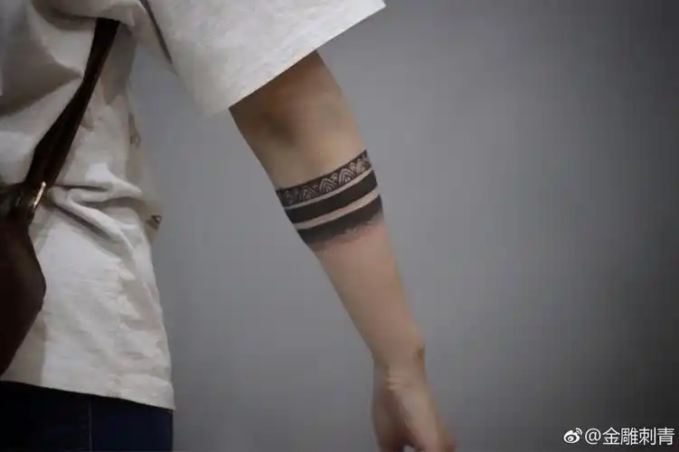 简约臂环纹身图案大全 - 纹身大咖