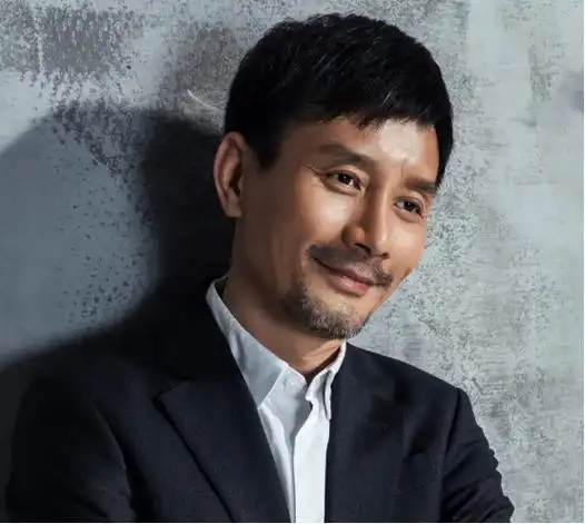 看了王俊凯,张译等人出演的《重生之门》后.