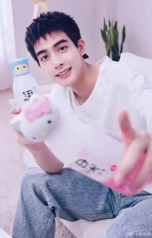 干净少年宋威龙白衣图片集之三