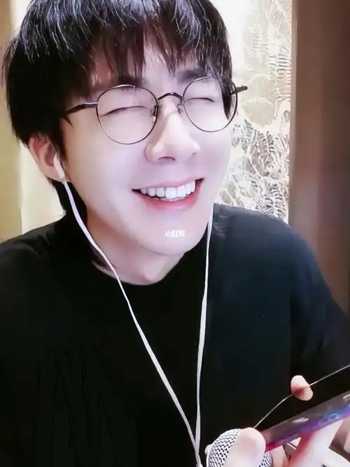 宁哥最放松的笑容心动