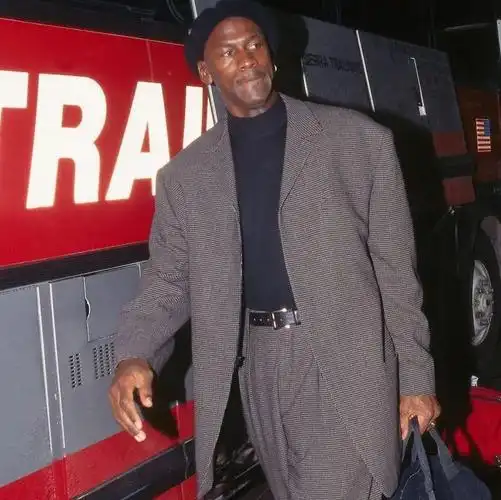 追thelastdance同时我们该如何审视乔丹的着装风格