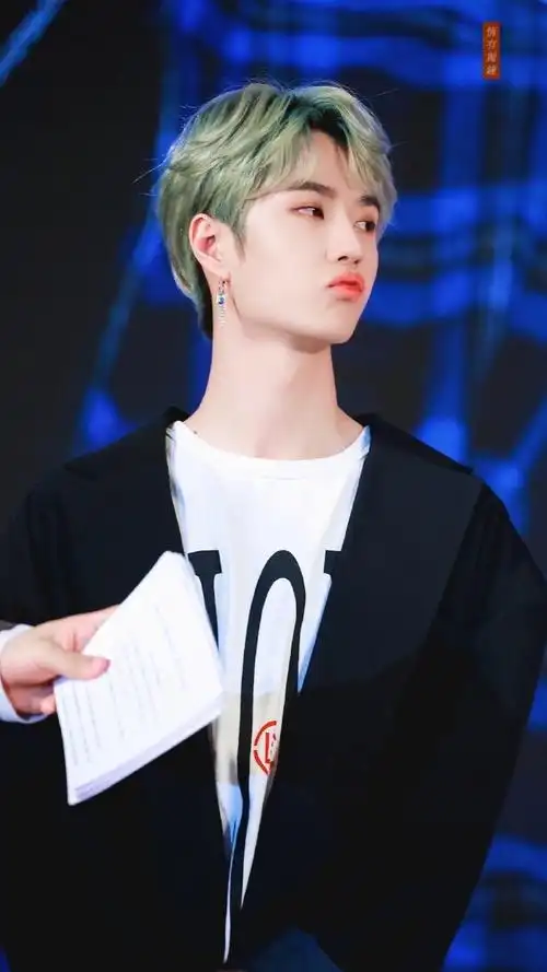 王一博小表情好可爱##王一博 嘟嘟嘴