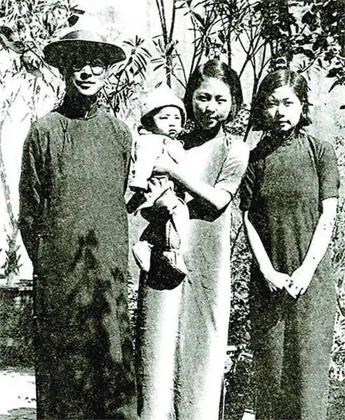 他的心,却还在云端虹影里——高青子在校图书馆.