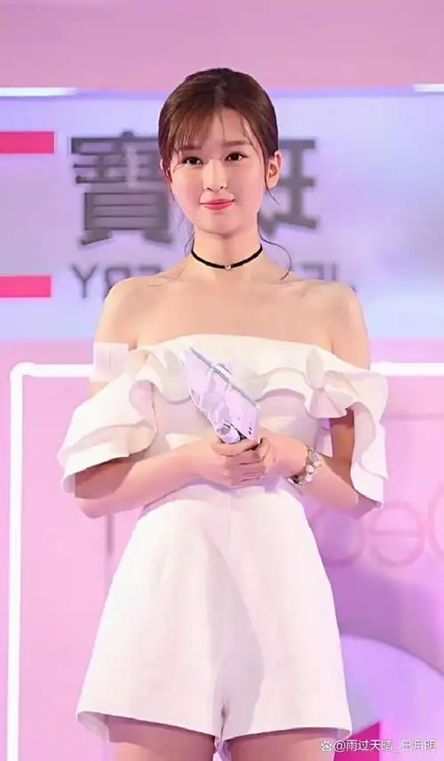 她是中国内地一线女演员,中央戏剧学院表演系毕业