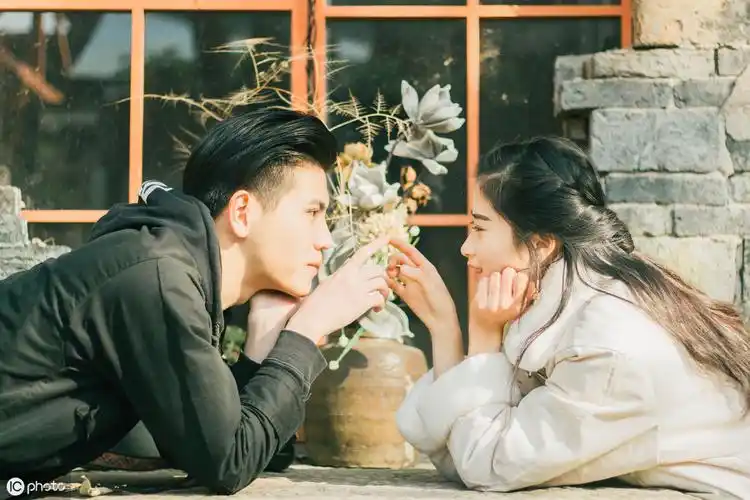 甜甜的恋爱句子,纸短情长,适合发朋友圈秀恩爱