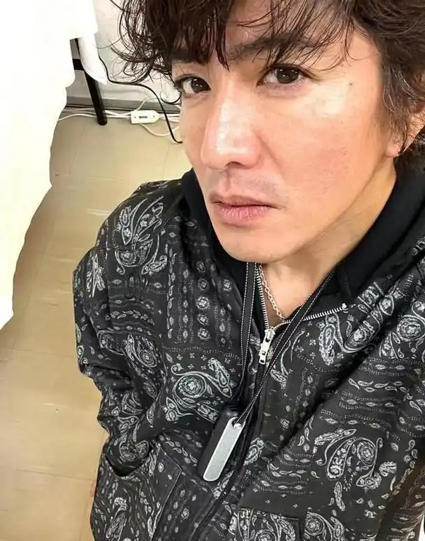 木村拓哉晒自拍素颜朝天也很帅气遗憾缺席次女生日