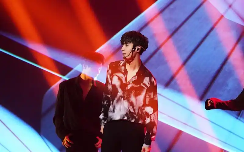 张艺兴舞台踩点混剪_哔哩哔哩 (゜-゜)つロ 干杯~-bilibili