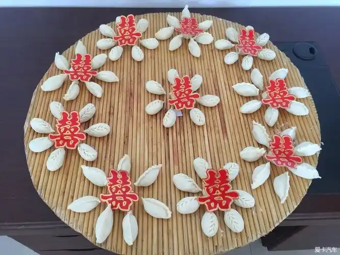 饺子包的真漂亮,放上喜字,立刻喜气洋洋