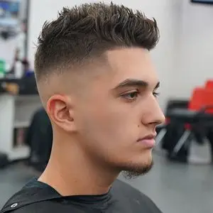 欧美潮男两侧剃光的短发 三十款两边剪光的发型图片