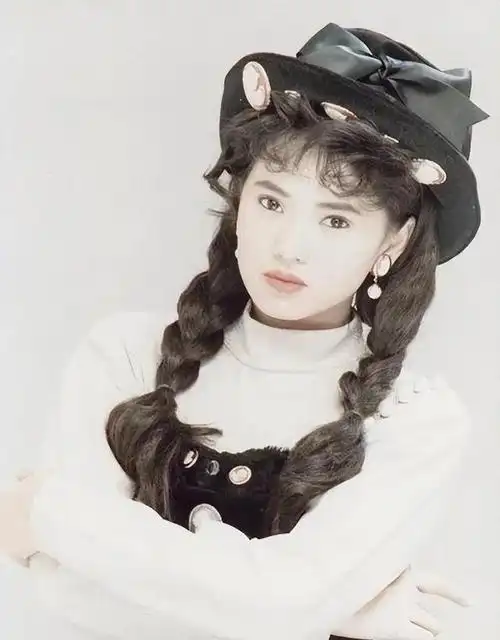 55岁的伊能静人设又崩了