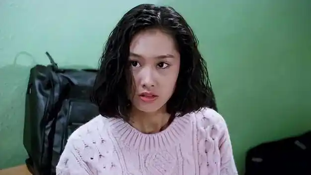 朱茵:和周星驰有缘无分,成名后被名导欺骗,如今和老公隐居深山